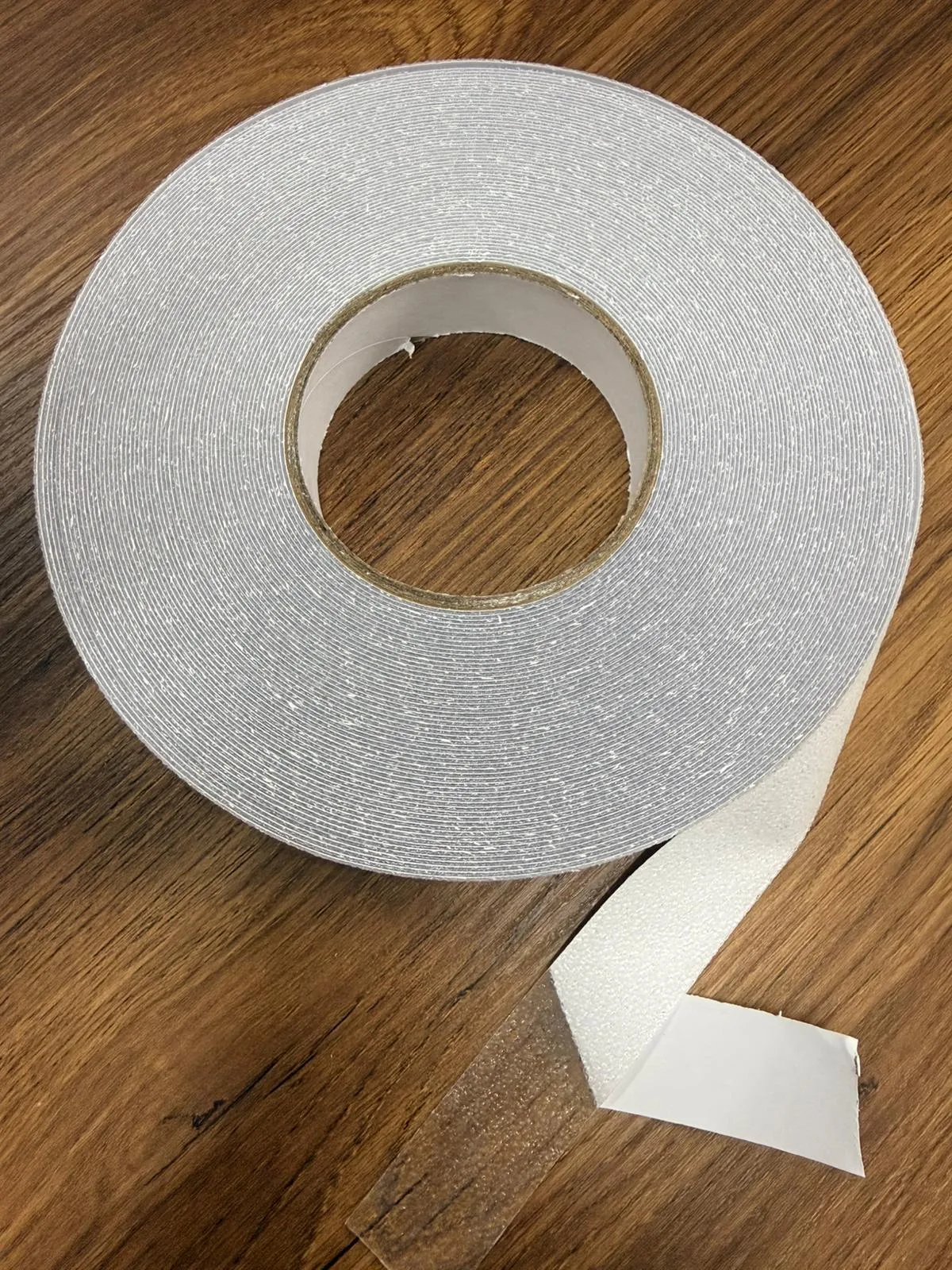 Şeffaf Havuz Banyo Küvet İç ve Dış Mekan Merdiven Kaydırmaz Kaymaz Bant 25mm x 25mt