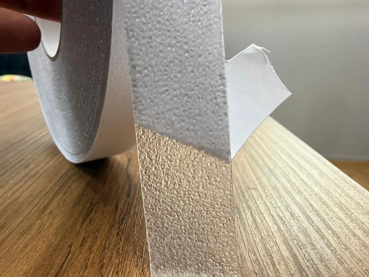 Şeffaf Havuz Banyo Küvet İç ve Dış Mekan Merdiven Kaydırmaz Kaymaz Bant 25mm x 25mt